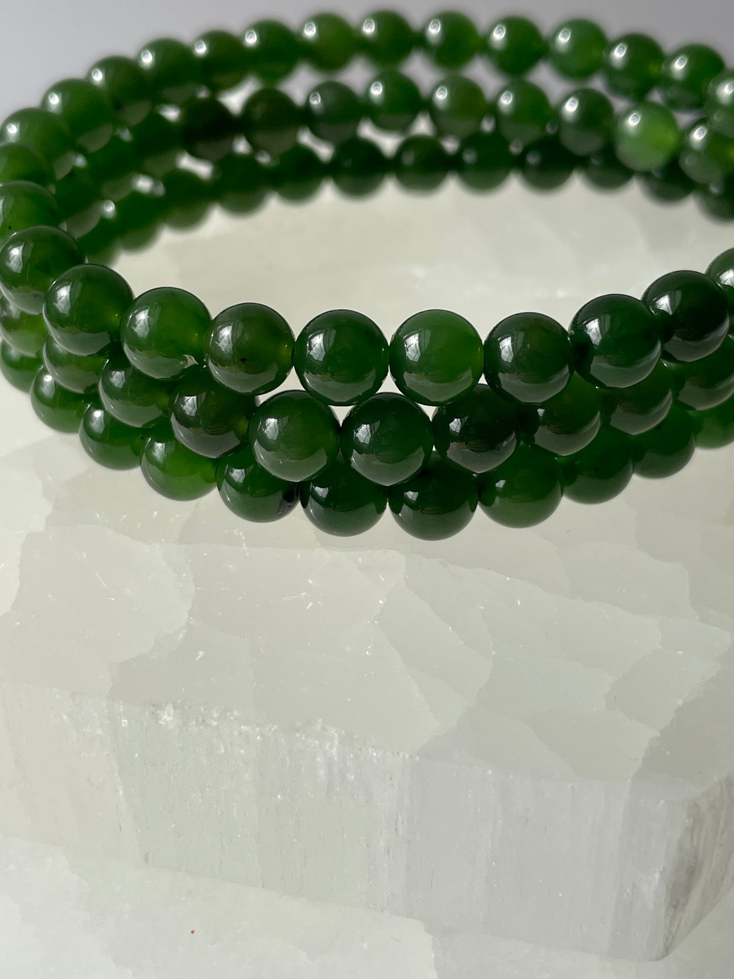 Elegant green Russian Nephrite Jade bracelet.