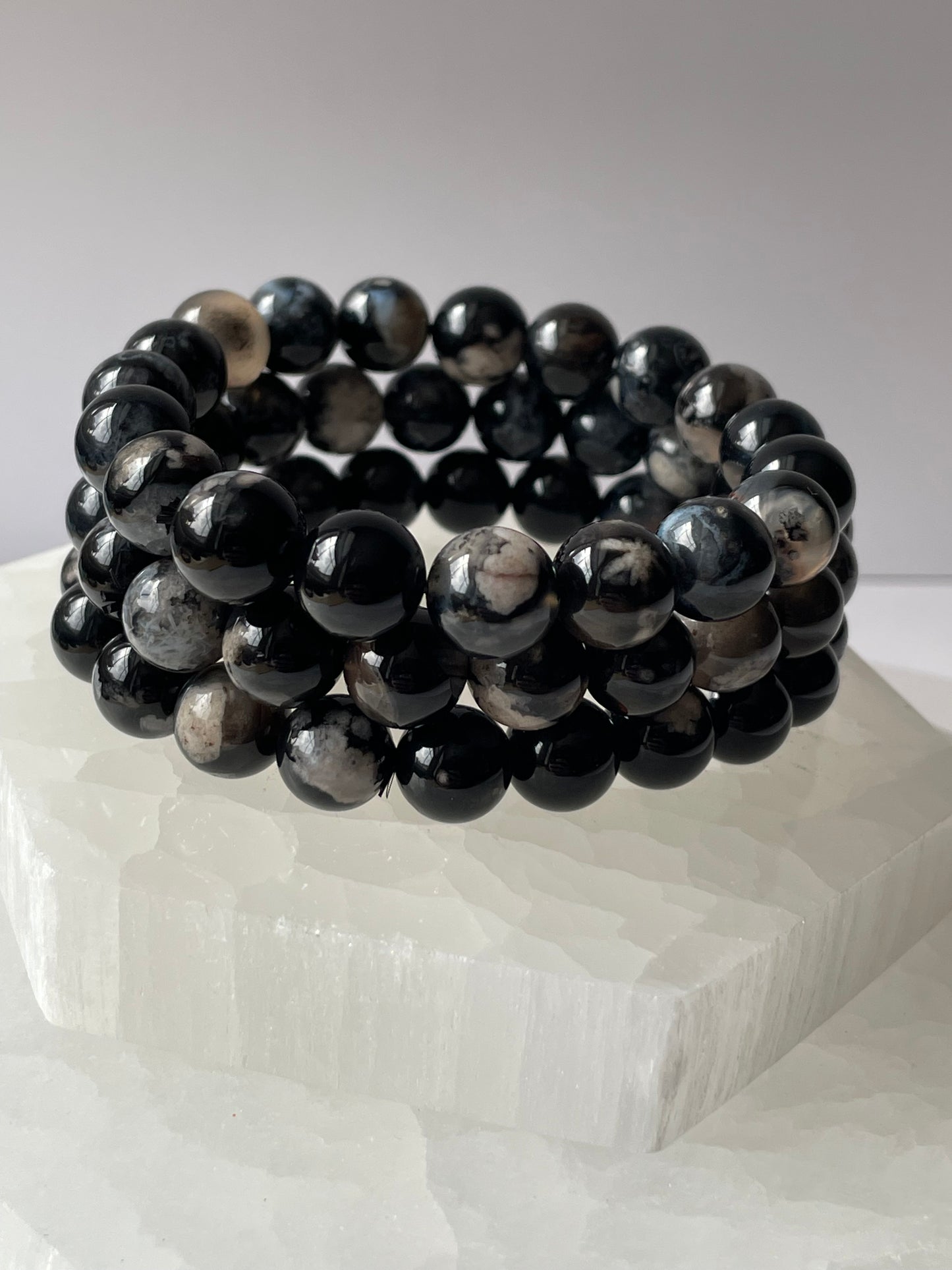 Black Flower Agate Bracelet 10 mm